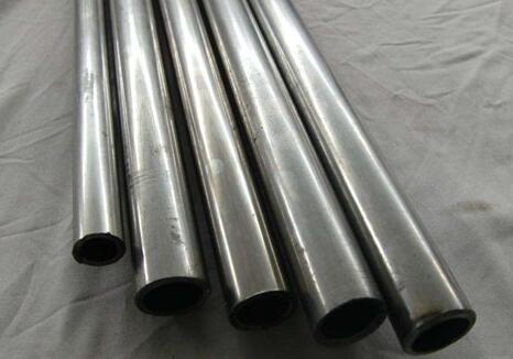 精密高頻<a href=http://www.www.strongtop.com.cn target=_blank class=infotextkey>直縫焊接鋼管</a>.jpg