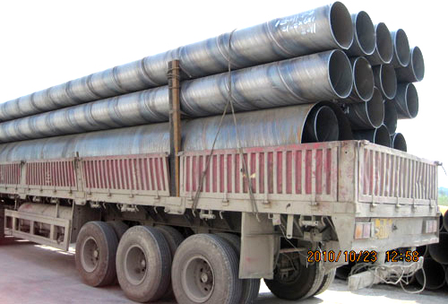 630<a href=http://www.www.strongtop.com.cn target=_blank class=infotextkey>螺旋焊接鋼管</a>裝車