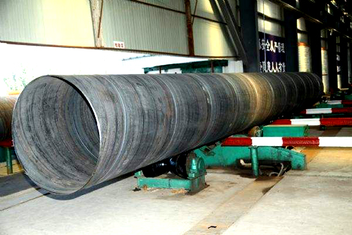 <a href=http://www.www.strongtop.com.cn target=_blank class=infotextkey>螺旋焊接鋼管</a>探傷現(xiàn)場(chǎng)